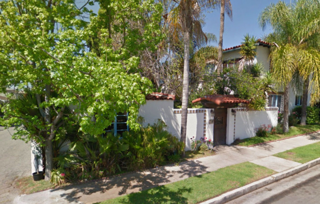 1109 S MASSELIN AVE