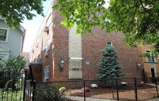 Le Hermitage, LLC