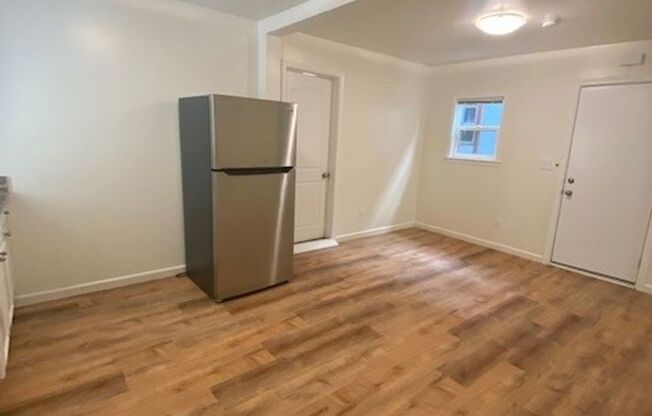 2 beds, 1 bath, $2,895