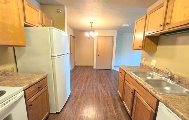 1 bed, 1 bath, 775 sqft, $975, Unit 202