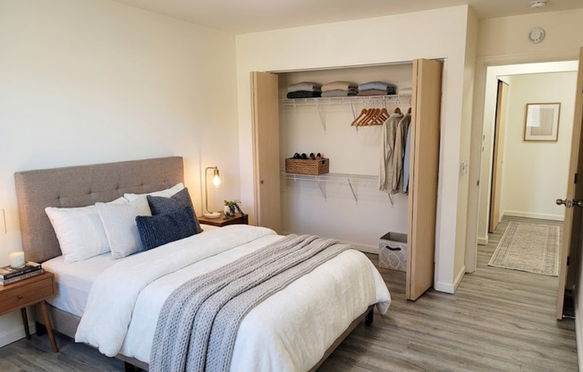 2 beds, 1 bath, 859 sqft, $2,795, Unit C-302