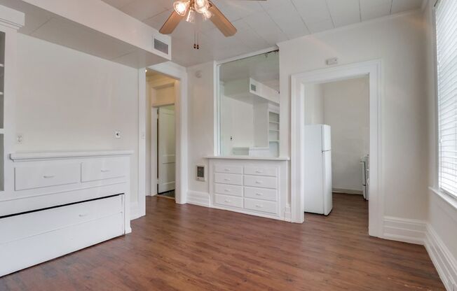 Studio, 1 bath, 360 sqft, $1,695, Unit 11