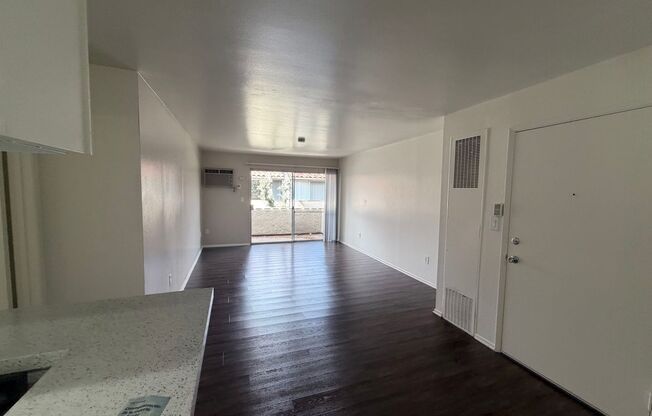 1 bed, 1 bath, 713 sqft, $2,075, Unit A147