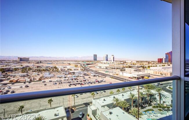 AMAZING - VIEWS, 2 TERRACES, FULLY FURNISHED AND READY FOR MOVE IN!!!