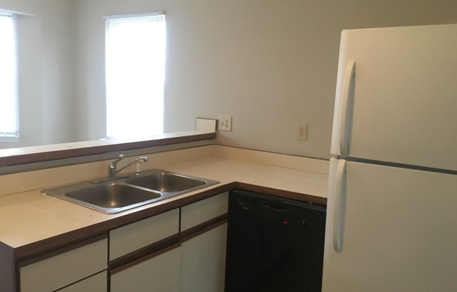 2 beds, 2 baths, $1,350