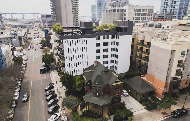 Studio, 1 bath, 296 sqft, $1,745, Unit Unit 306