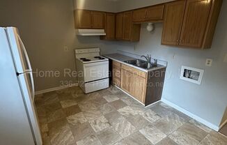 2 beds, 1 bath, $895, Unit F