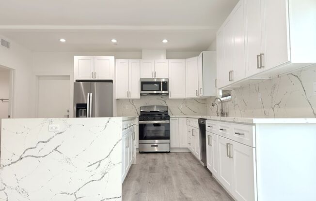 Chic Modern Living in Panorama City – 4 Bed, 4 Bath New Build