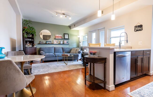 Beautiful 2 Bed/2 Bath Condo Rental - Convenient Georgia Avenue Location