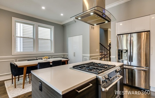 3409 W CORTLAND