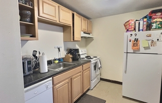 1039 COMMONWEALTH