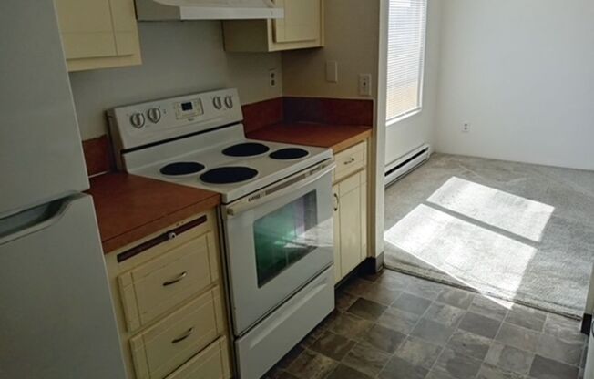 9925 Everett (Wildwood)