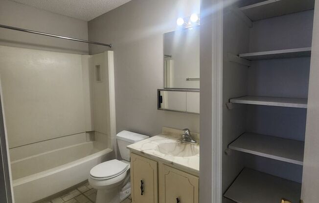 1 bed, 1 bath, 625 sqft, $805, Unit 4978