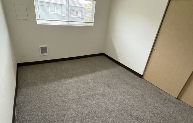 2 beds, 1 bath, 650 sqft, $1,275, Unit 1505-23