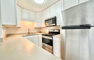 Beautiful 2Bd/1Ba with garage parking available!