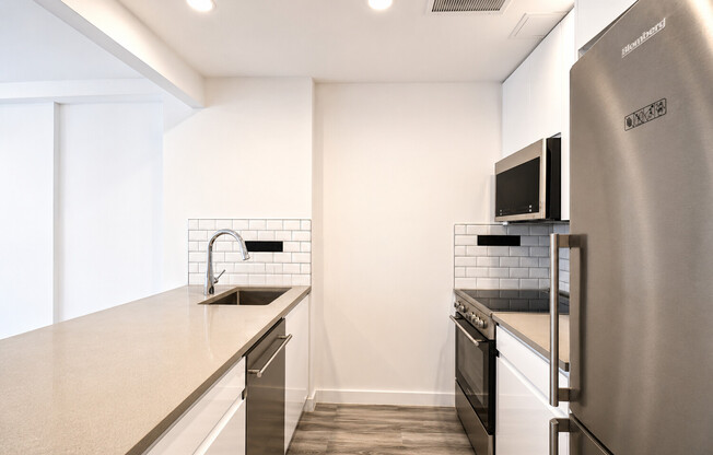 1 bed, 1 bath, $3,350, Unit 4A