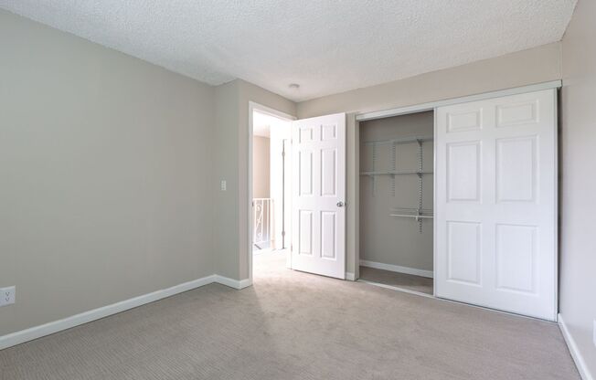 2 beds, 1 bath, 807 sqft, $1,650, Unit H6