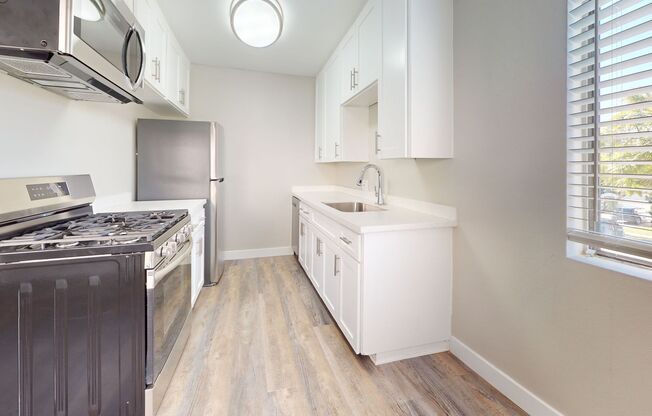 1913 11th St - TWO bedrooms AVAILABALE !