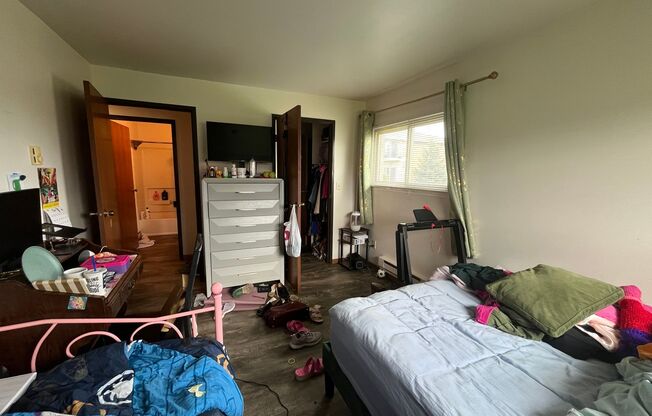 2 beds, 1.5 baths, $1,350, Unit 117