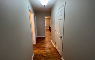 143 Hollington Dr NE