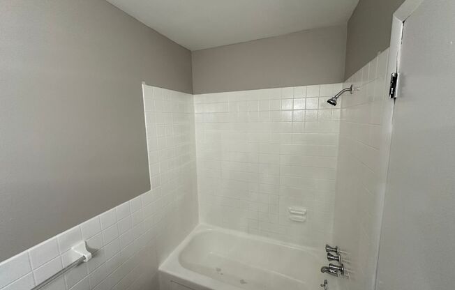 Studio, 1 bath, $916, Unit 201