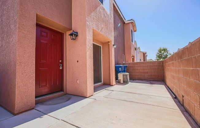 Spacious Townhome in Gated Community!