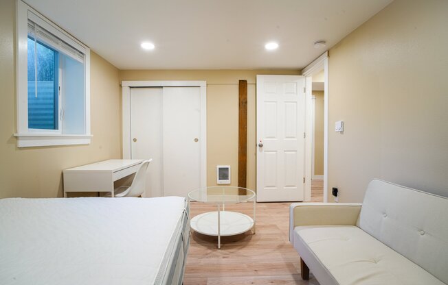 13341 31 AVE NE