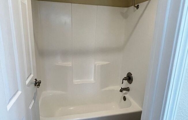 1 bed, 1 bath, 700 sqft, $1,700, Unit 238