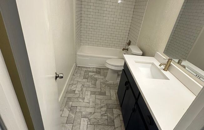 1 bed, 1 bath, 690 sqft, $895, Unit 108