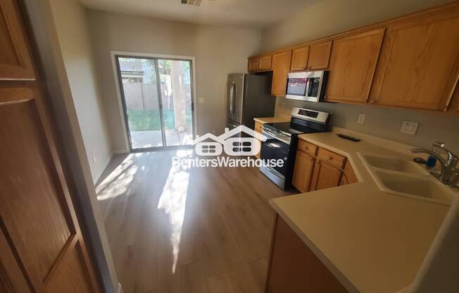 3114 S EUGENE