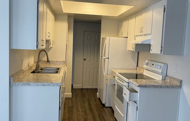 1 bed, 1 bath, 708 sqft, $1,310, Unit 2215-G