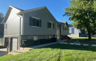 417 SE Onyx Dr