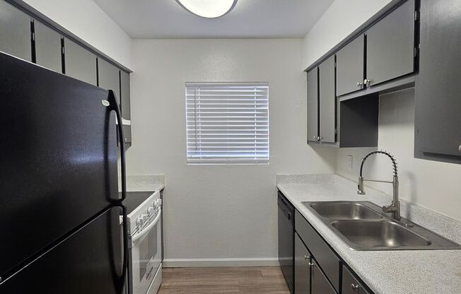1 bed, 1 bath, 580 sqft, $915, Unit 226