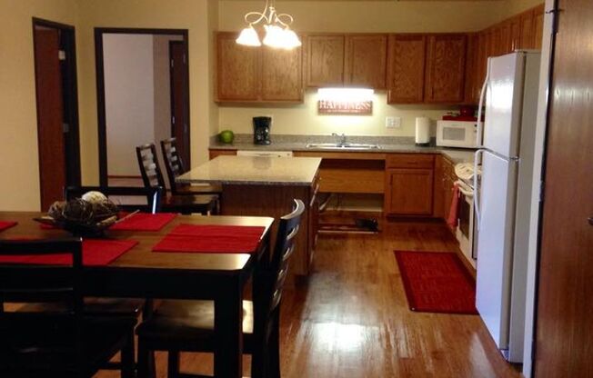 3 beds, 2 baths, 1,345 sqft, $1,890, Unit 3306