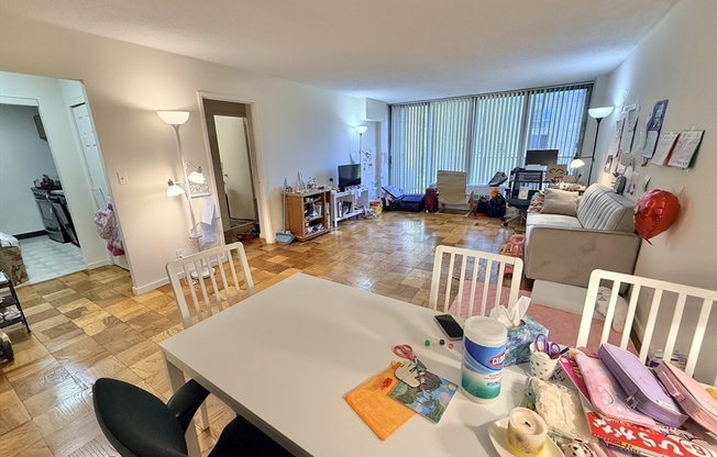 1 bed, 1 bath, 880 sqft, $2,950, Unit 424