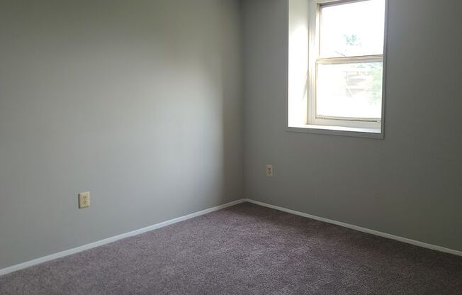 Spacious Four‑Bedroom Home with Large Yard and Easy Commuter Access
