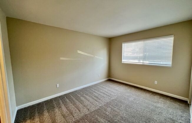 2 beds, 2 baths, 900 sqft, $1,695, Unit 69