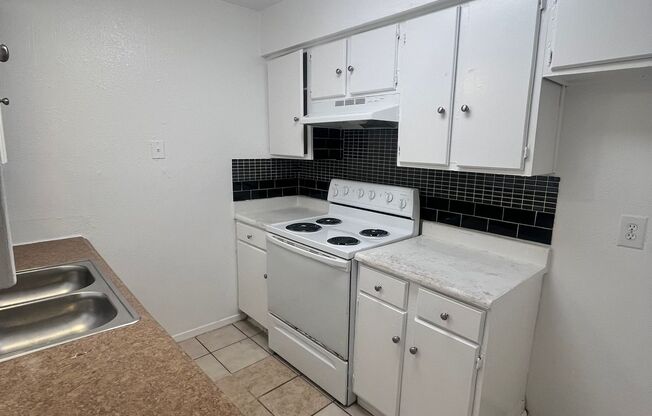 2 beds, 2 baths, 900 sqft, $1,620, Unit 2084