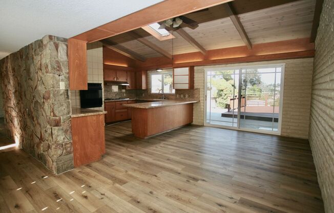 Mid-Century Modern 3Br 2Ba on 1/2ac with View!