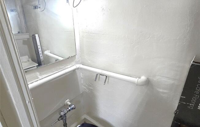 Studio, $3,600, Unit STORE 2