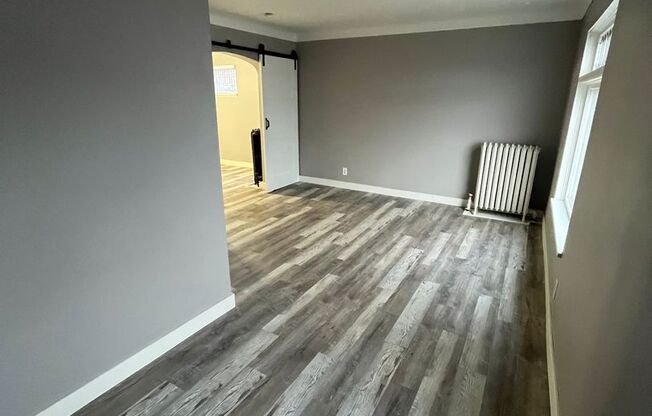 2 beds, 1 bath, $1,350, Unit Unit 2 (Upper)