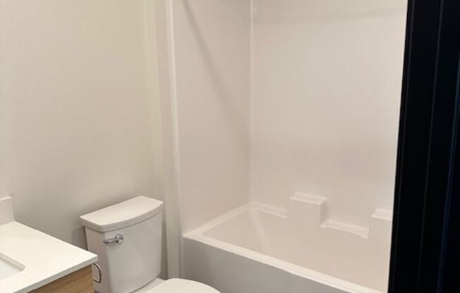 1 bed, 1 bath, 585 sqft, $1,499, Unit 501