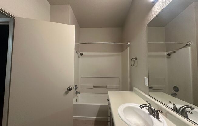 1 bed, 1 bath, $1,575, Unit 119