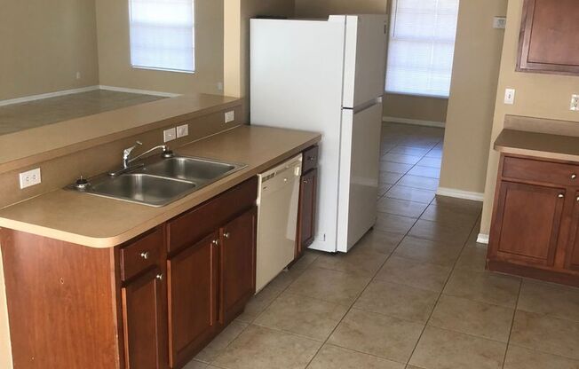 3 BEDROOM RENTAL HOME AVAILBLE NOW