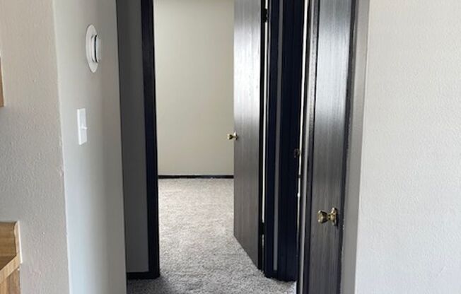2 beds, 1 bath, 936 sqft, $895, Unit 238-Q