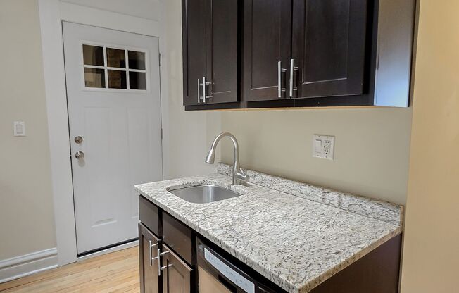 2 beds, 1 bath, 695 sqft, $2,295, Unit 2175-1