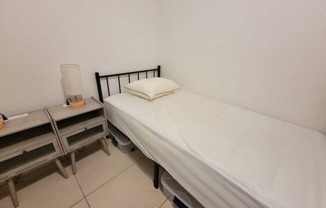 2751 NW 58TH TER LAUDERHILL, FL 33313