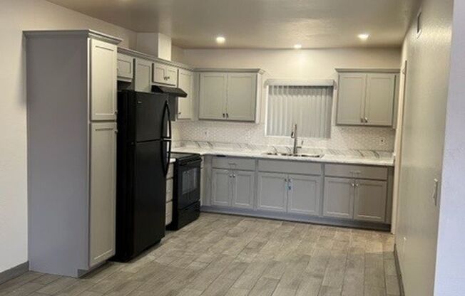 2 beds, 1 bath, 825 sqft, $1,295, Unit Unit A