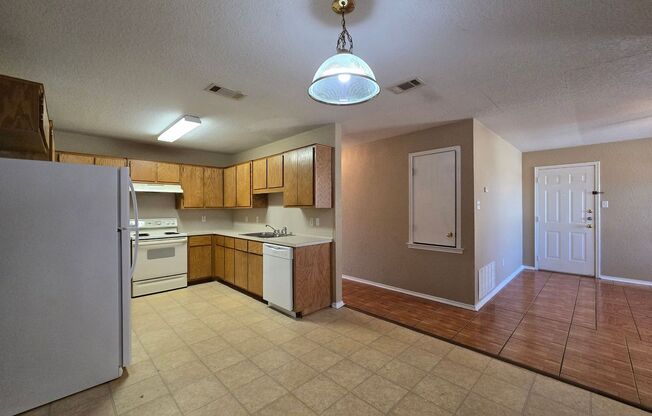 3 beds, 2 baths, $1,250, Unit 2710 Alma Drive - B