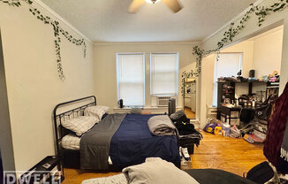 3345 N Marshfield Ave